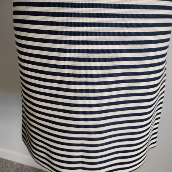LOFT Cotton Blend Woven Navy Blue Cream/Tan Striped Pencil Skirt Classic Size 10 - Picture 2 of 16